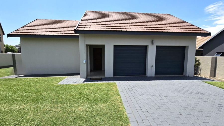 To Let 3 Bedroom Property for Rent in Melodie North West